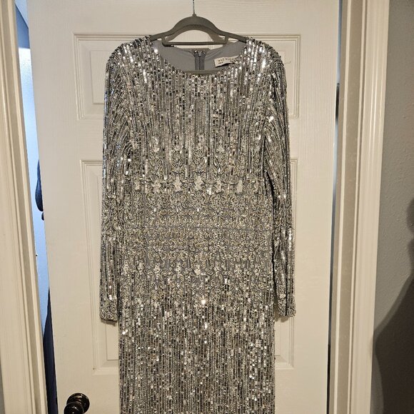 Mac Duggal Stunning Long Sleeve Platinum Evening Dress Size 18 - Picture 1 of 13